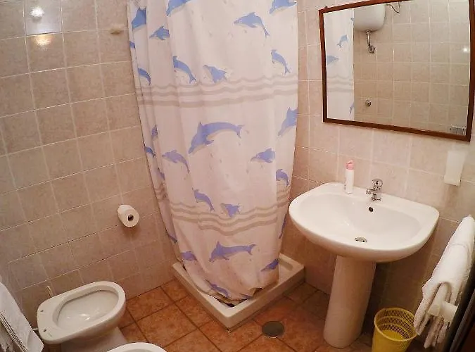 Alojamento de Acomodação e Pequeno-almoço A Do' Cumparone 3*