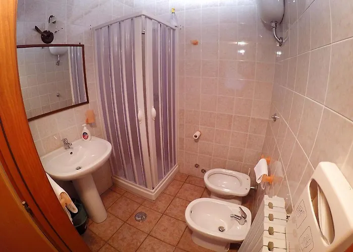 Alojamento de Acomodação e Pequeno-almoço A Do' Cumparone 3*